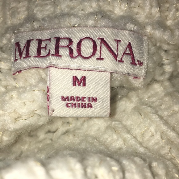 A fuzzy knitted sweater - Picture 2 of 3